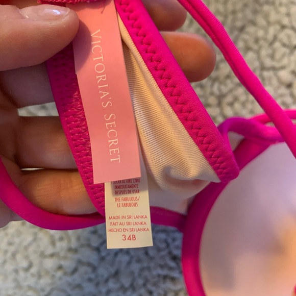Victoria's Secret bathing suit top - Picture 3 of 3